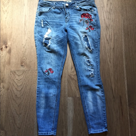 Light wash embroidered jeans - Picture 1 of 6